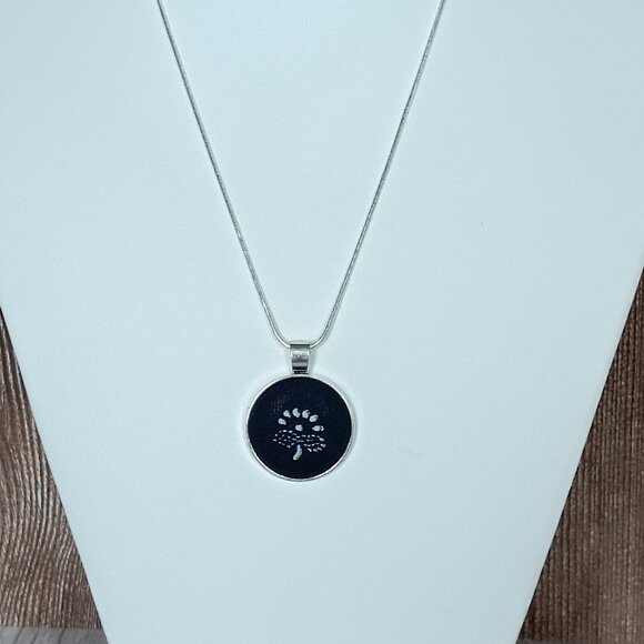 "Pupava" UNESCO Heritage "Modrotlač" Blueprint Necklace - Artisan Crafted - Picture 3 of 6